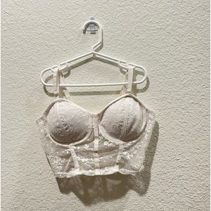 32B white windsor bralette